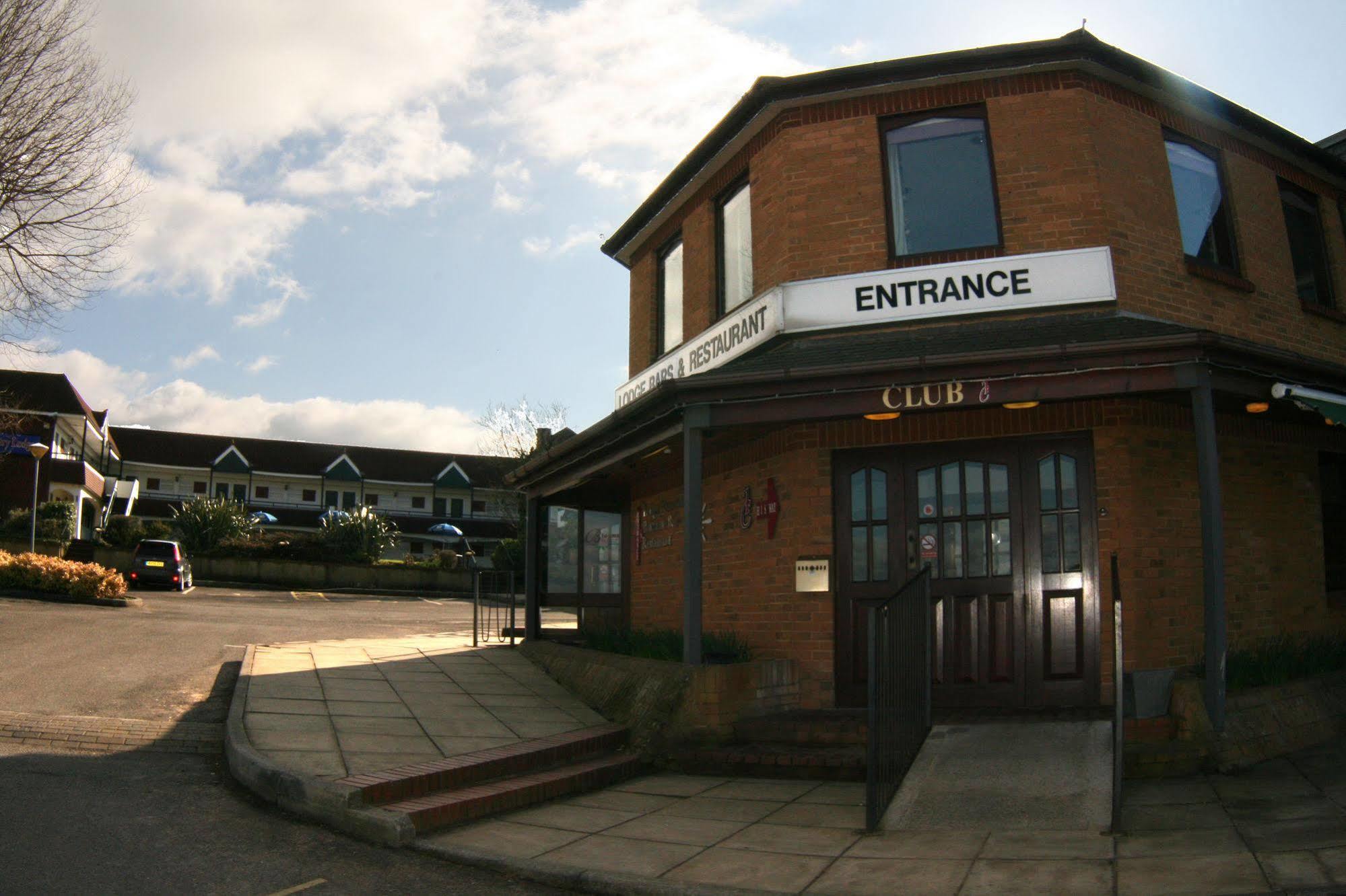 The Town & Country Lodge Dundry ภายนอก รูปภาพ