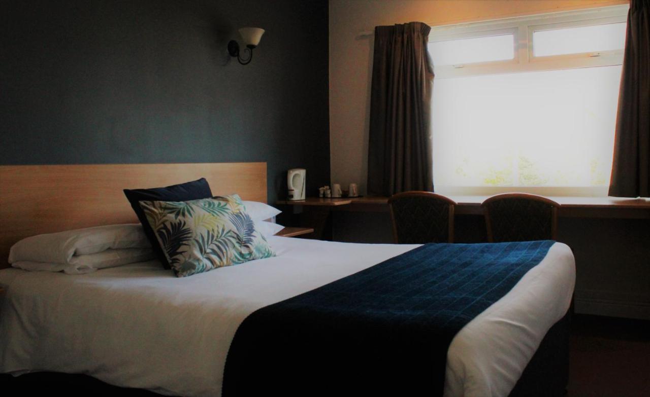 The Town & Country Lodge Dundry ภายนอก รูปภาพ