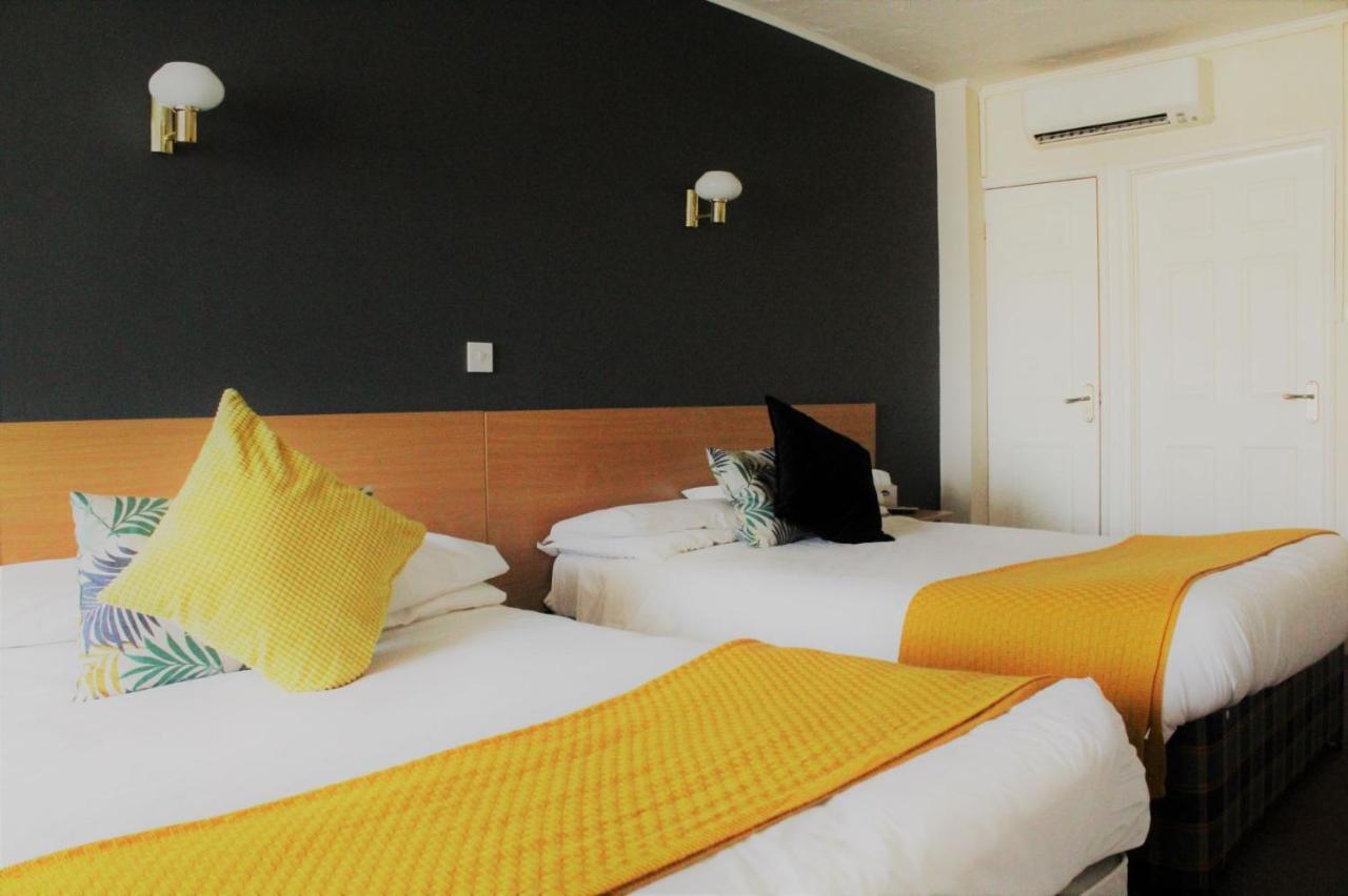 The Town & Country Lodge Dundry ภายนอก รูปภาพ