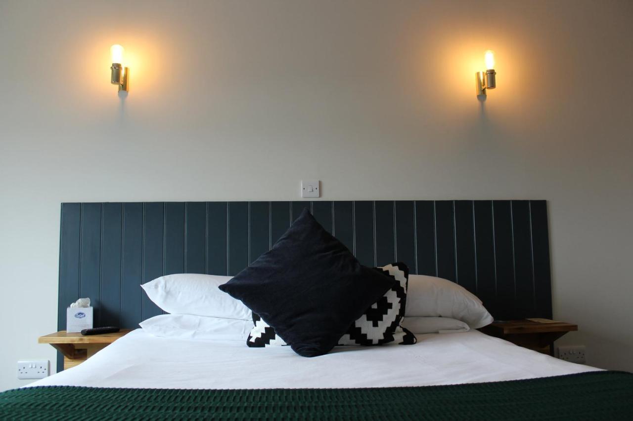 The Town & Country Lodge Dundry ภายนอก รูปภาพ