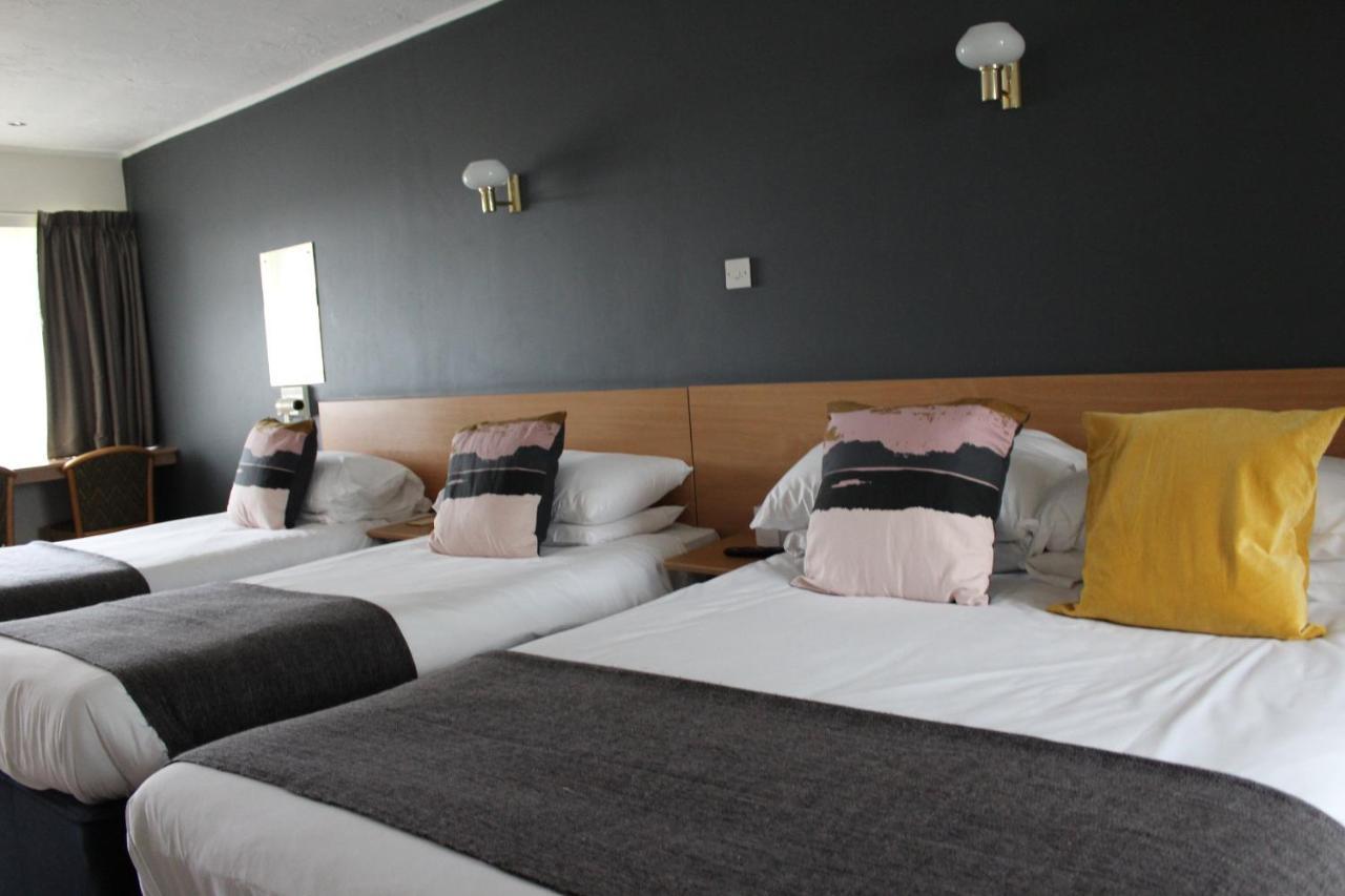 The Town & Country Lodge Dundry ภายนอก รูปภาพ