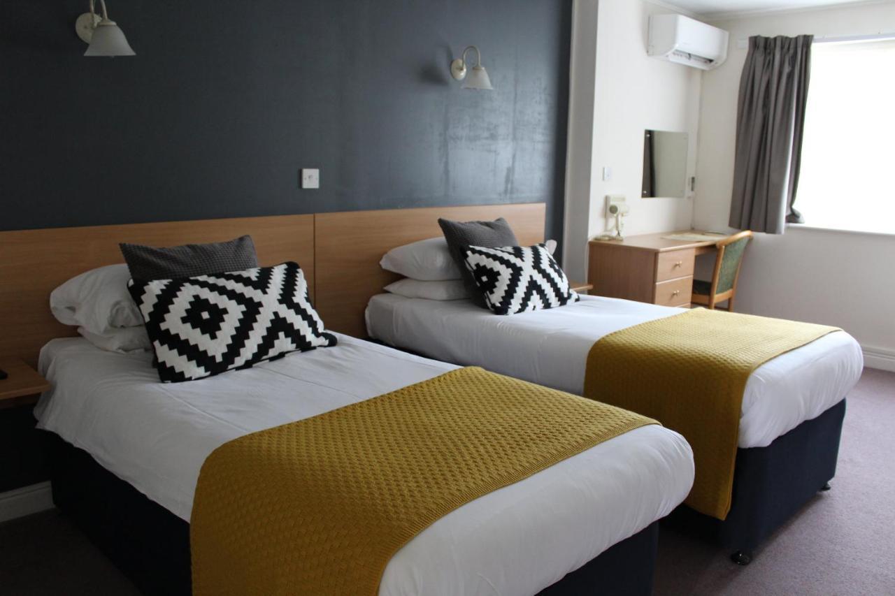 The Town & Country Lodge Dundry ภายนอก รูปภาพ