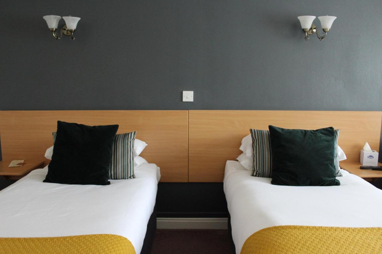 The Town & Country Lodge Dundry ภายนอก รูปภาพ