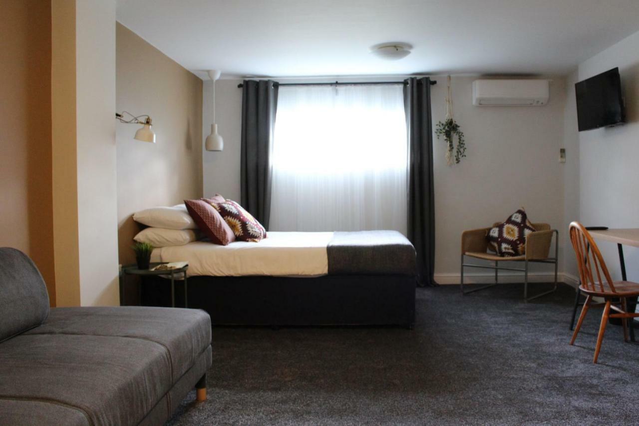 The Town & Country Lodge Dundry ภายนอก รูปภาพ