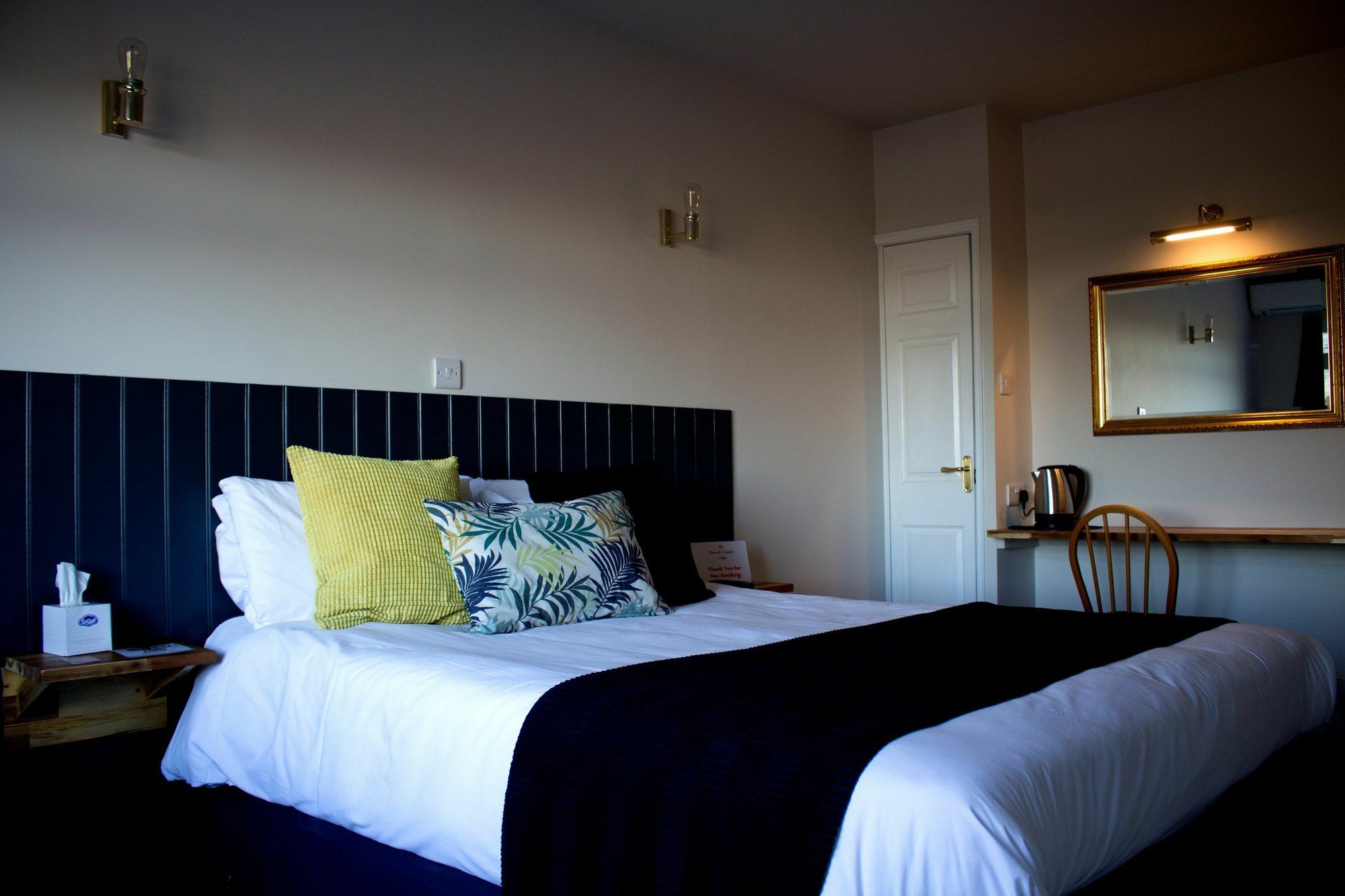 The Town & Country Lodge Dundry ภายนอก รูปภาพ